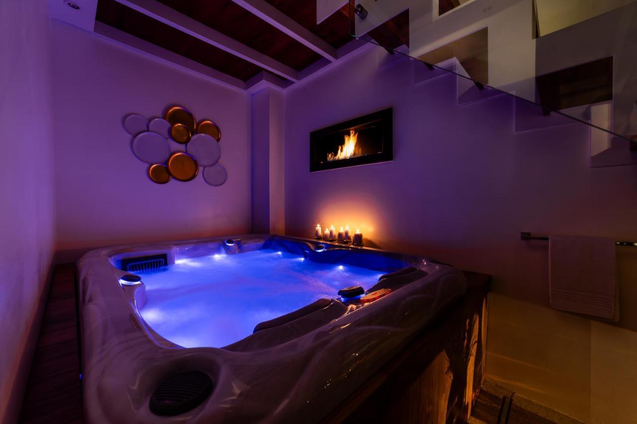 Old Court Luxury Suite&Spa By Monholiday Monopoli Buitenkant foto