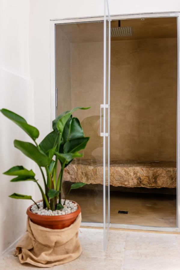 Old Court Luxury Suite&Spa By Monholiday Monopoli Buitenkant foto