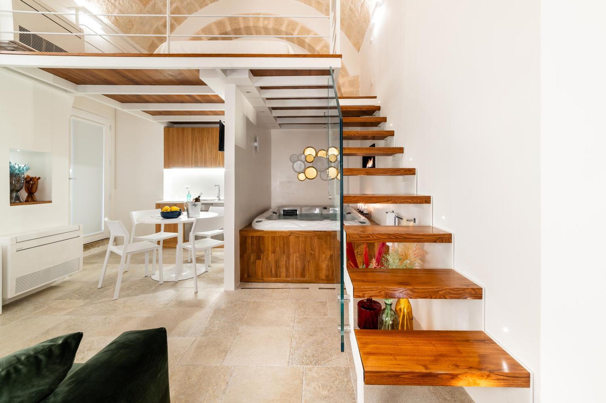 Old Court Luxury Suite&Spa By Monholiday Monopoli Buitenkant foto